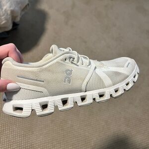 On Running Cream Sneakers